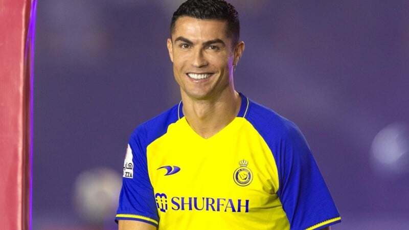 Ronaldo đang đá cho câu lạc bộ nào? Al Nassr là câu lạc bộ nào? 