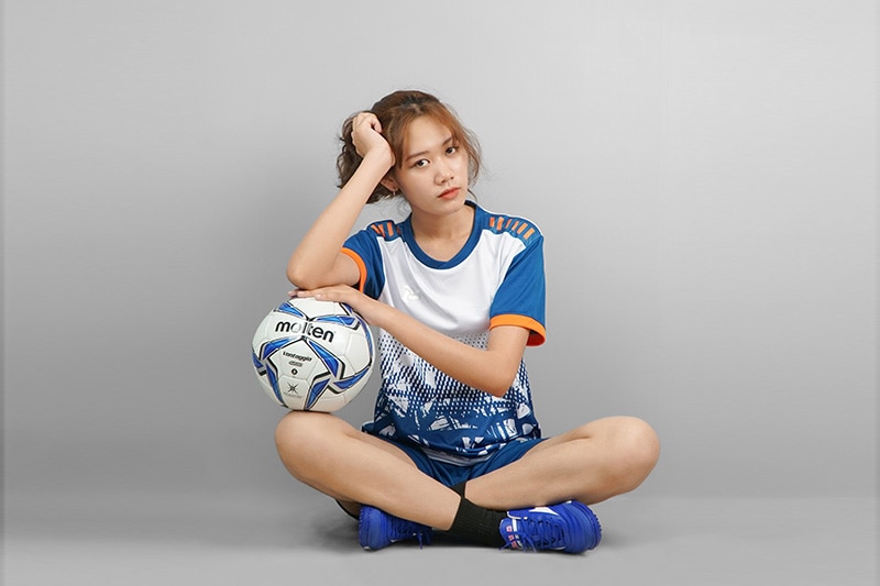 Quần áo bóng đá nữ của Adidas   